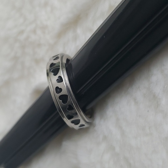 Jewelry - Heart Anxiety Spinner Ring Size 9